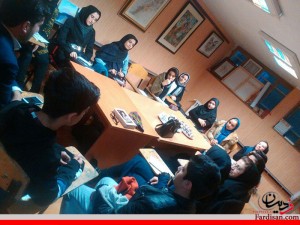 جلسه ی شعرخوانی نغمه های انقلاب در شهرستان فردیس برگزارشد + عکس