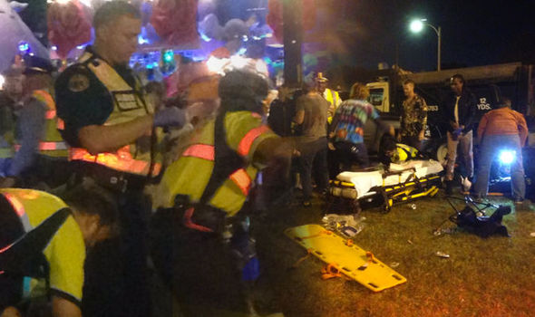 برخورد کامیون به جمعیت حضار در نیواورلئان آمریکا/ دهها زخمی تا این لحظه+تصاویر