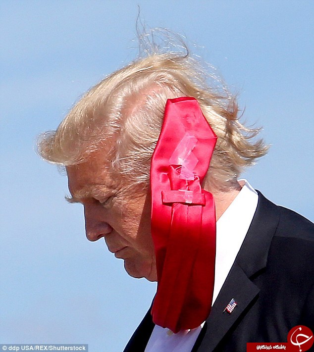 کراوات قرمزرنگ معروف ترامپ باز هم سوژه عکاسان شد + تصاویر