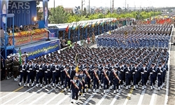 مراسم روز ارتش در جوار حرم امام خمینی(ره) آغاز شد