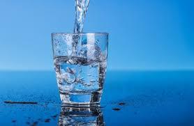 فواید شگفت انگیز نوشیدن آب گرم