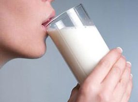 اسهال بعداز خوردن شیر به چه دلیل است؟