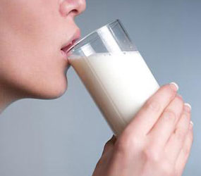 اسهال بعداز خوردن شیر به چه دلیل است؟