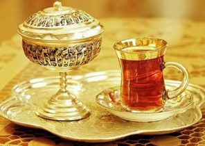 خطری که پشت رنگ زیبای چای زعفرانی نهفته است