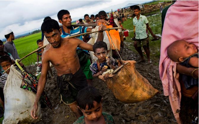 ارتش میانمار سر کودکان روهینگیا را می‌برد و مردان را زنده زنده در آتش می‌سوزاند