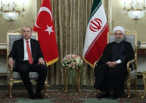 روحانی: ایران و ترکیه تشدید اختلافات قومی در منطقه را نمی‌پذیرند/اردوغان: تصمیمی که با نشستن بر سر میز با موساد گرفته شده به هیچ عنوان مشروع نیست