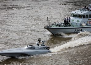 کپی رسمی انگلیس از تاکتیک‌های نیروی دریایی سپاه/ استفاده نظامی از قایق‌های تندرو به قلب اروپا رسید+تصاویر