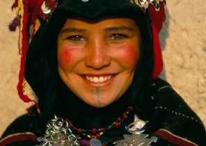 قبیله‌ای با عشوه گرترین دختران مجرد دنیا