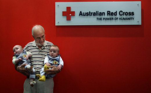 خون این مرد جان بیش از دو میلیون نوزاد را نجات داده است!+ تصاویر