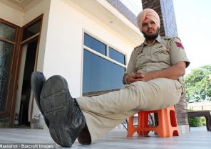 قدبلندترین افسر پلیس جهان در هند خدمت می‌کند +تصاویر