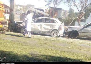 عکس/ خسارت وارده به خودروهای حاضر در محل حادثه چابهار
