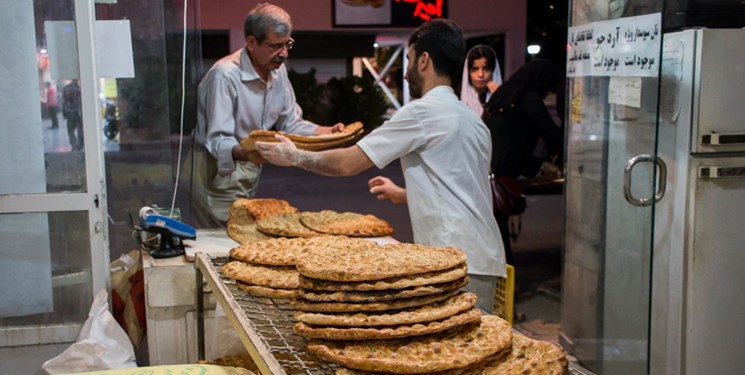 نانوایان متخلف به دستور قضایی از سهمیه آرد دولتی منع می‌شوند