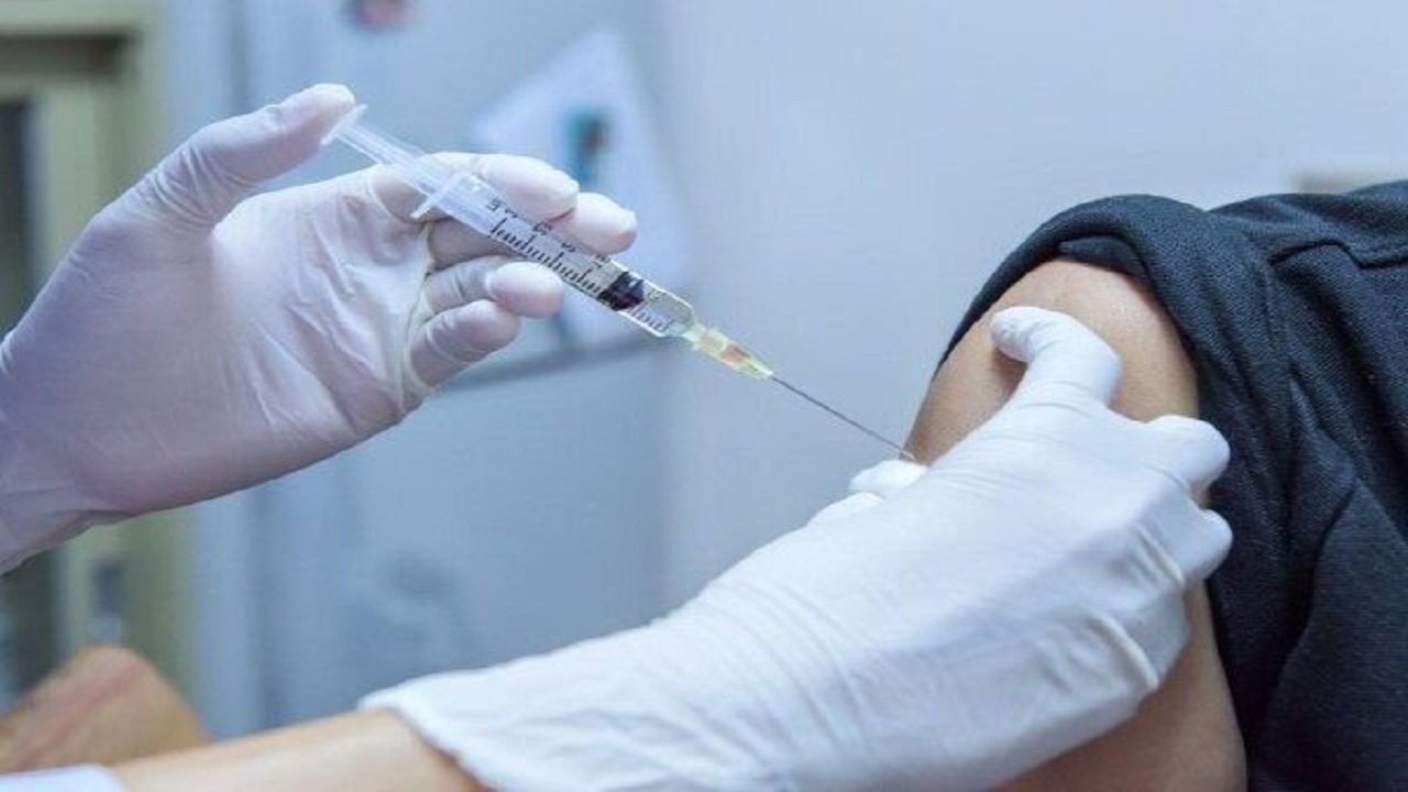 تزریق دز دوم واکسن کرونا به مددجویان گرمخانه کرج