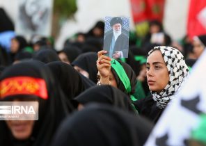 (تصاویر) اجتماع بزرگ امام حسنی‌ها در میدان آزادی