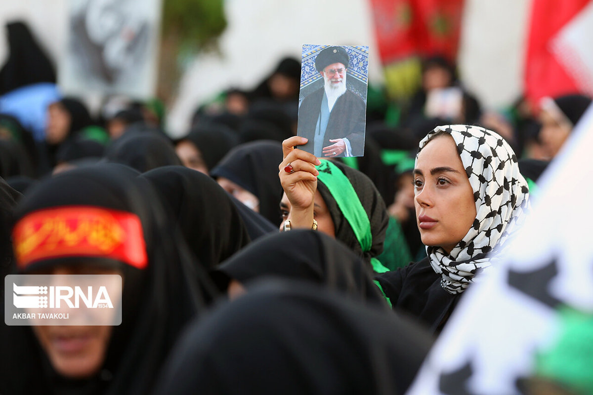 (تصاویر) اجتماع بزرگ امام حسنی‌ها در میدان آزادی