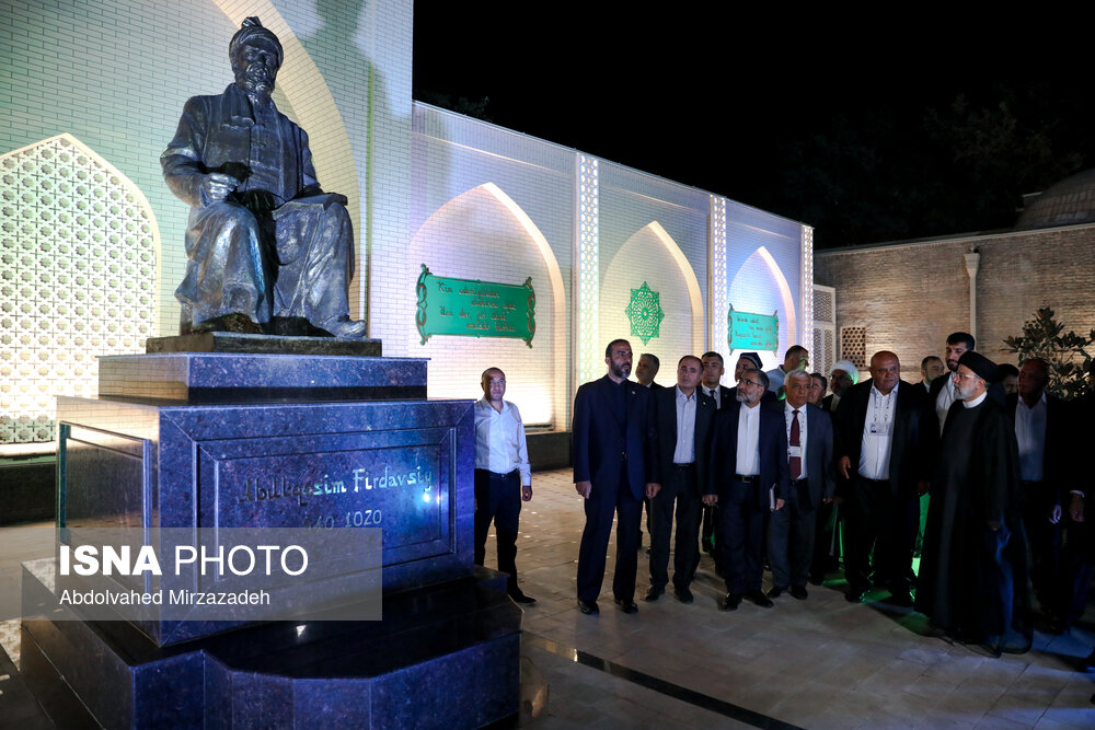 حضور سید ابراهیم رییسی ، رییس جمهوری اسلامی ایران در مسجد «پنجاب» سمرقند