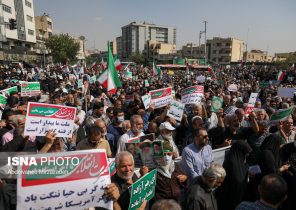 راهپیمایی نمازگزاران نماز جمعه تهران در اعتراض به حوادث اخیر