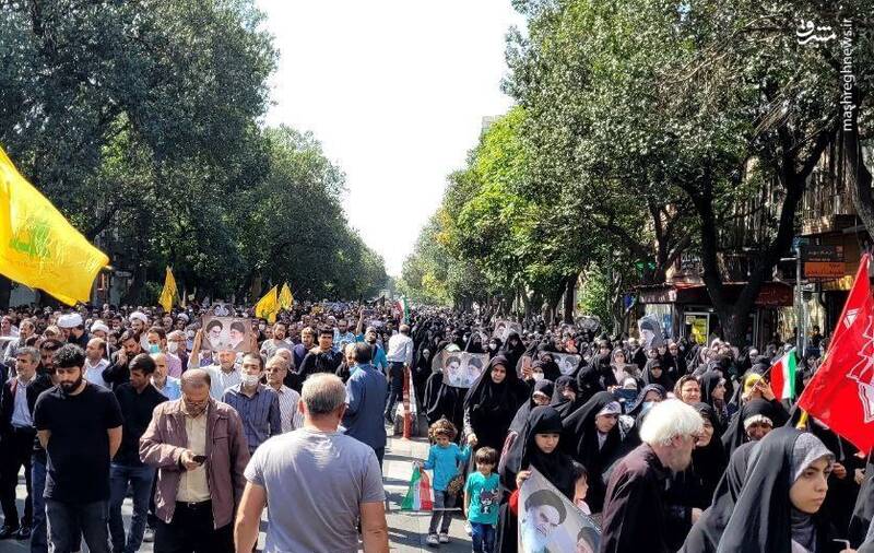 عکس/ راهپیمایی نمازگزاران تبریزی علیه اغتشاشات