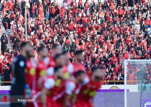 نمایش تحسین برانگیز از هواداران فوتبال/ حضور بانوان در استادیوم با نظم و آرامش