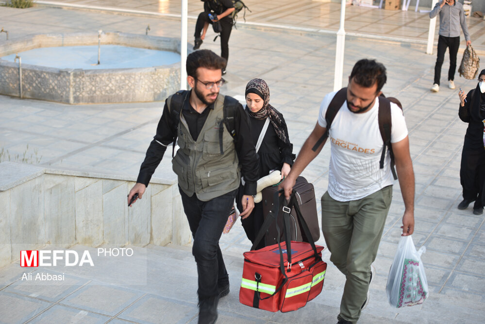 گزارش تصویری از اعزام تیم های درمانی به سفر زیارتی اربعین توسط بسیج جامعه پزشکی شیراز/۱