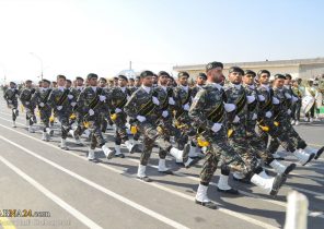 گزارش تصویری/ مراسم رژه نیروهای مسلح استان قم به مناسبت هفته دفاع مقدس