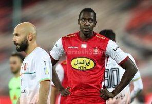 درگیری مهاجم خارجی پرسپولیس با یک هوادار