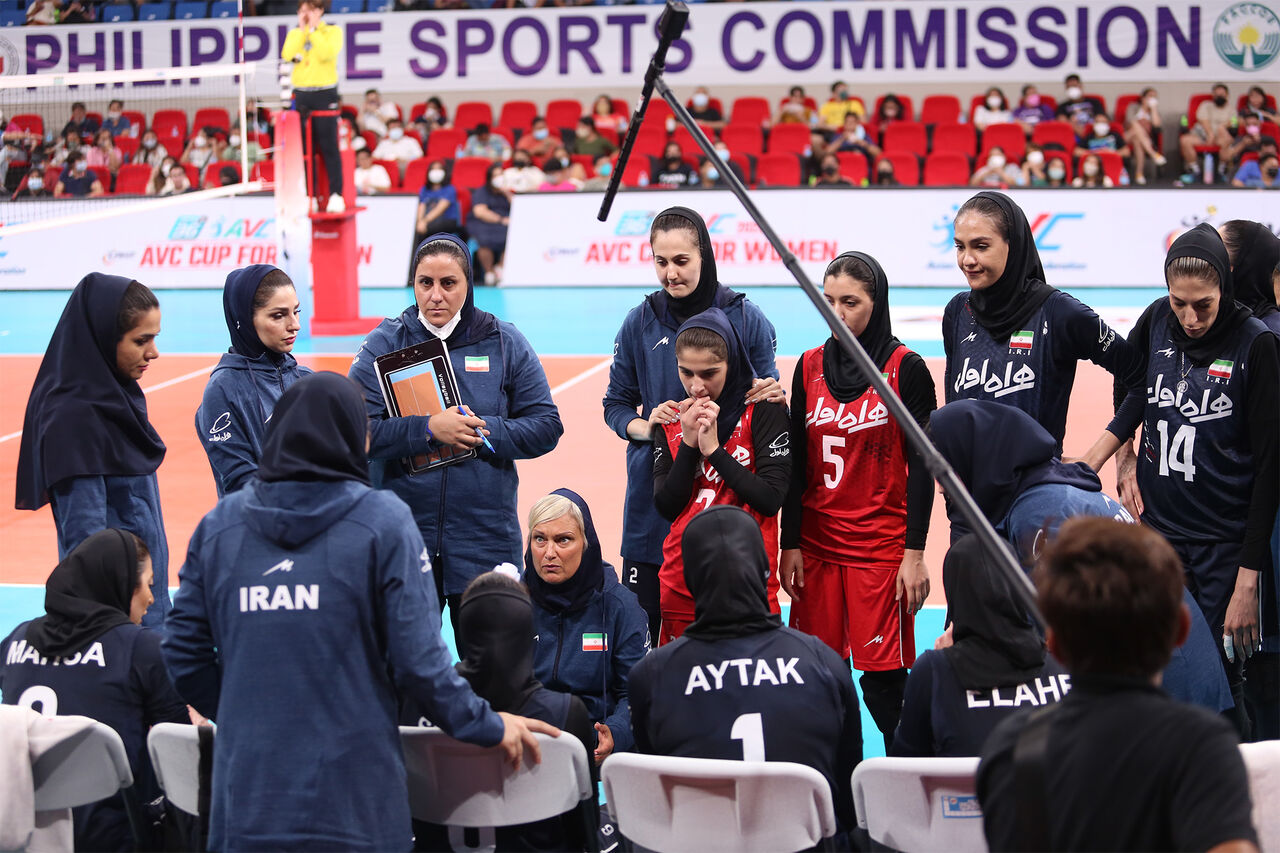 هاشمی: فدراسیون والیبال در تیم ملی زنان عملکرد ناموفقی داشته است
