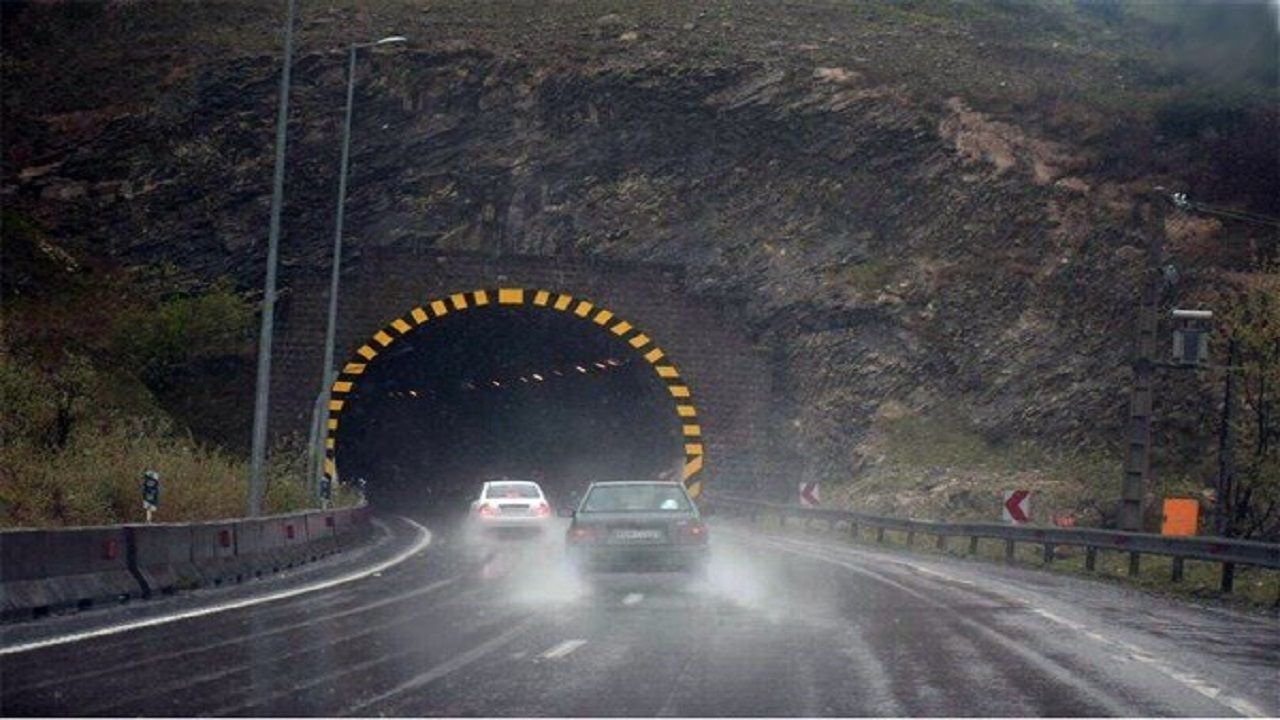 بارش باران در البرز / رانندگان با سرعت مطمئنه برانند