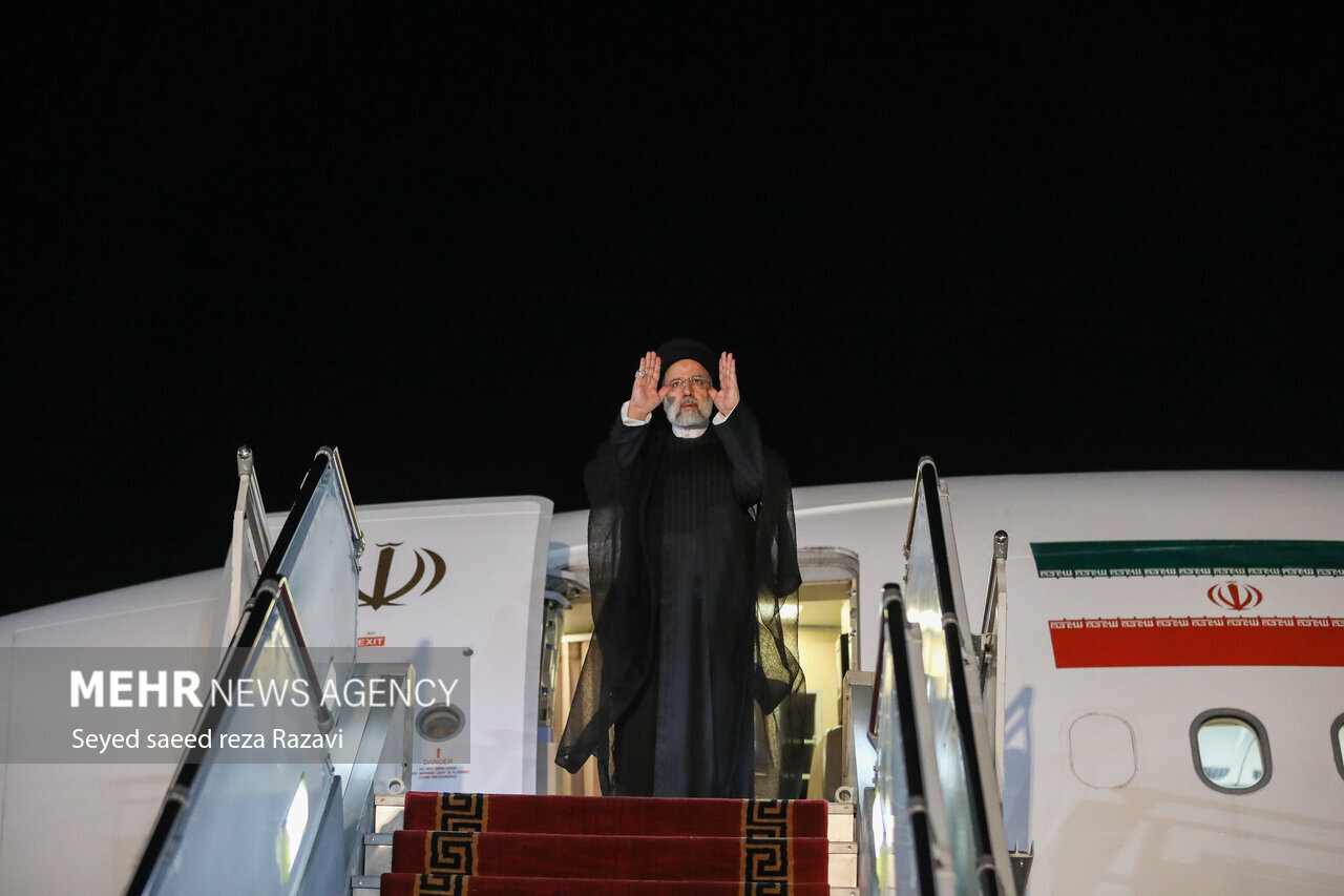 تصاویر | مراسم بدرقه رئیس جمهور در سفر به اندونزی