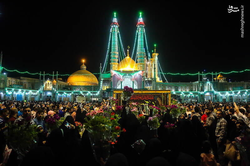 عکس/ برپایی دسته شادی در شب میلاد کریمه اهل‌بیت(س)