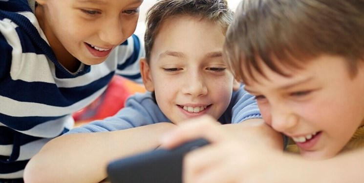 چگونه در عصر دیجیتال فرزندان شادتری را تربیت کنیم؟