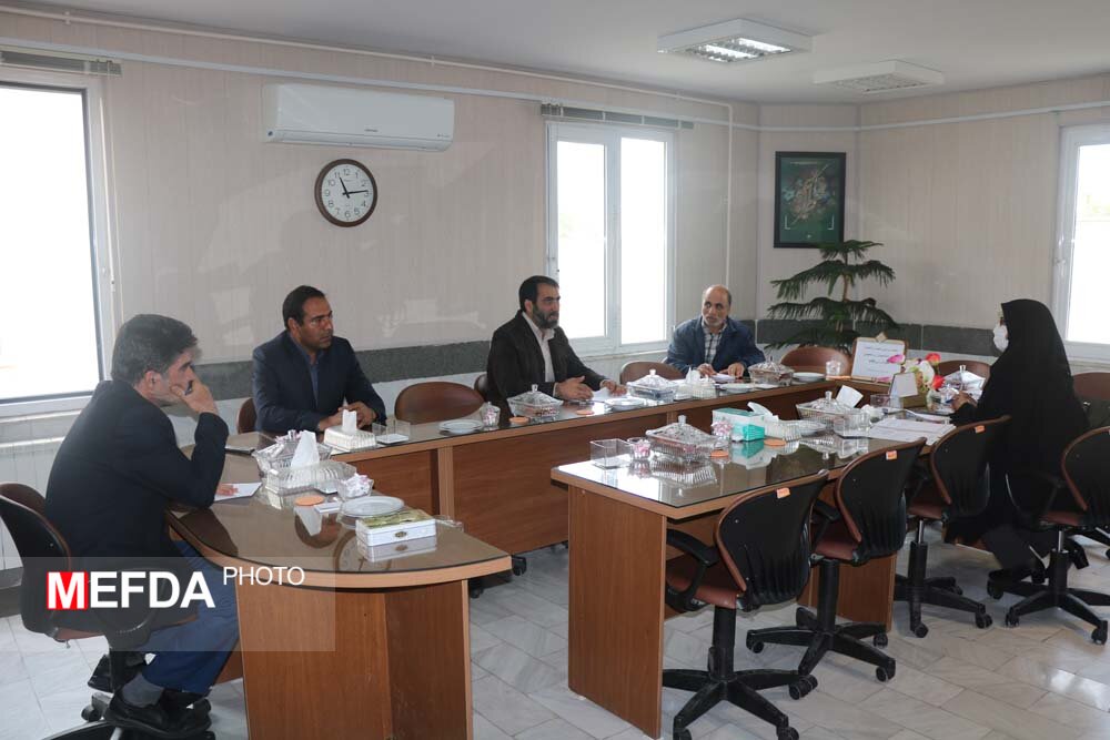 گزارش تصویری/جلسه بررسی کمیت و کیفیت غذای دانشجویان در ماه های خرداد و تیر
