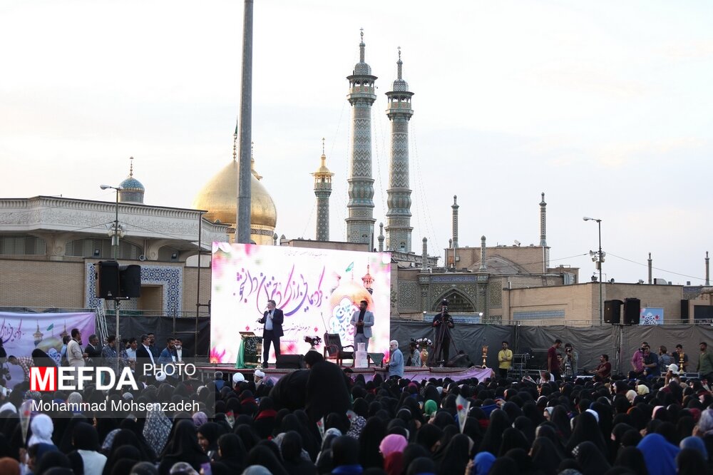 گزارش تصویری ۲ / اجتماع بزرگ دختران دانشجو در قم برگزار شد