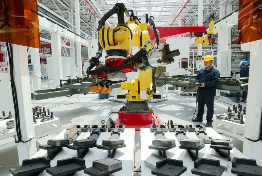 تاکید چین بر تمرکز برنامه‌های رشد اقتصادی بر تولید و فناوری