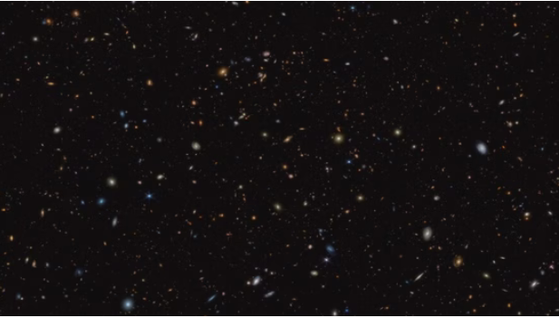 تصویری باورنکردنی از ۴۵۰۰۰ هزار کهکشان در یک قاب! + عکس