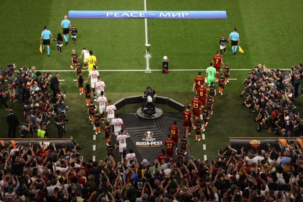 گزارش تصویری دیدار فینال لیگ اروپا میان دو تیم سویا و رم