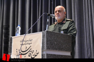 سردار سلیمانی جریان داعش را در عمق استراتژی نابود کرد
