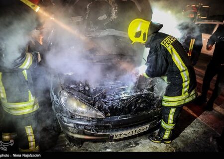 آتش سوزی تندر در آزادراه کرج – قزوین ۶ نفر را مصدوم کرد