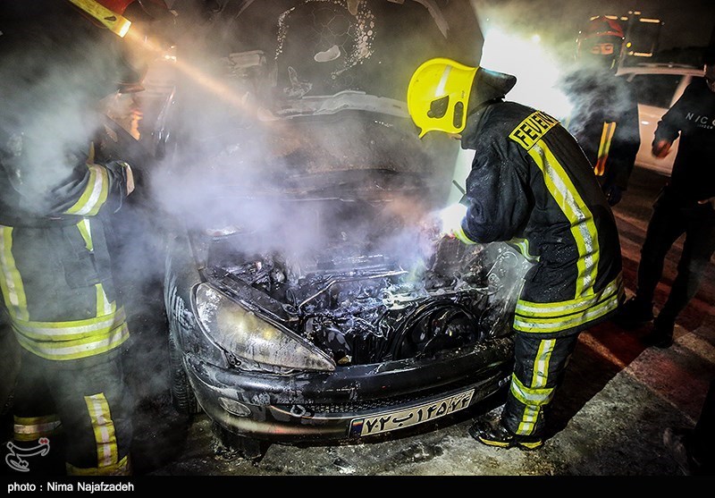 آتش سوزی تندر در آزادراه کرج – قزوین ۶ نفر را مصدوم کرد