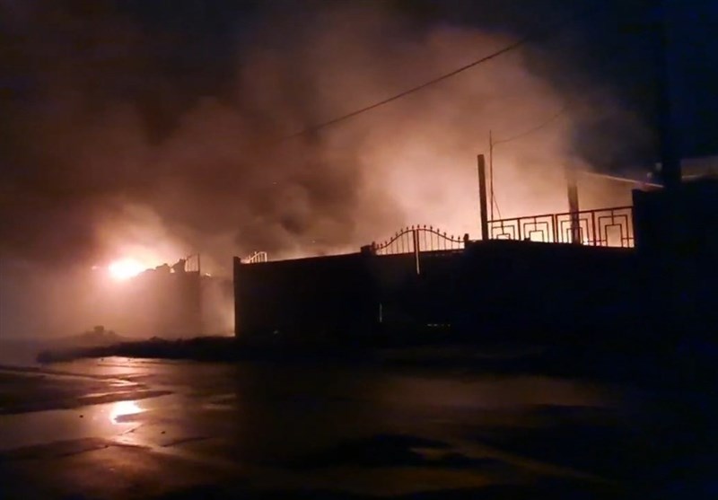 آتش‌سوزی در یک واحد پرس کارتن نظرآباد/ ۱۲ واحد دچار حریق شد