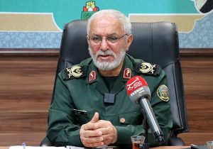 برپایی نمایشگاه عکس و کتاب «دفاع مقدس و مقاومت» در البرز