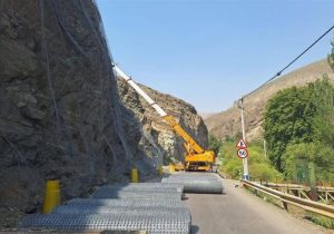 جاده مرگ ایمن می‌شود/ مهار سنگ‌های سرگردان در کرج ـ کندوان