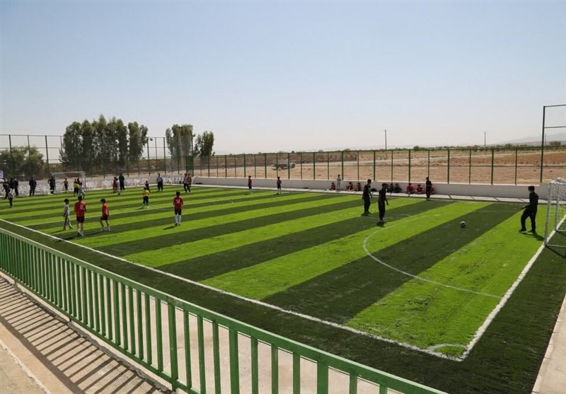 فوتبال البرز قربانی تجارت و کمبود زمین چمن!