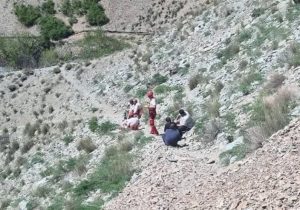 نجات مصدوم از عمق ۴۰۰ متری در البرز