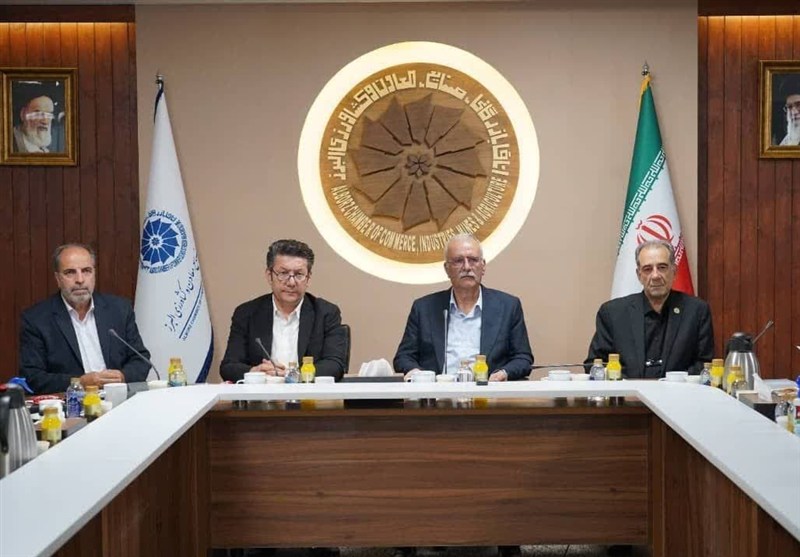 ‌بحران نیروی کار در البرز/ مرغداری‌ها و دامداری‌ها نیمه‌تعطیل شدند