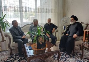 دیدار امام جمعه کرج با خانواده‌های شهدای عزت و اقتدار+تصاویر