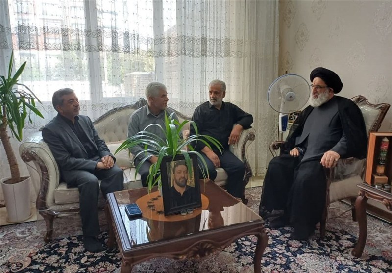 دیدار امام جمعه کرج با خانواده‌های شهدای عزت و اقتدار+تصاویر