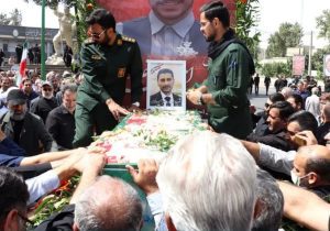 نظرآباد غرق در اشک و افتخار/ پیکر شهید خادمی تشییع و تدفین شد