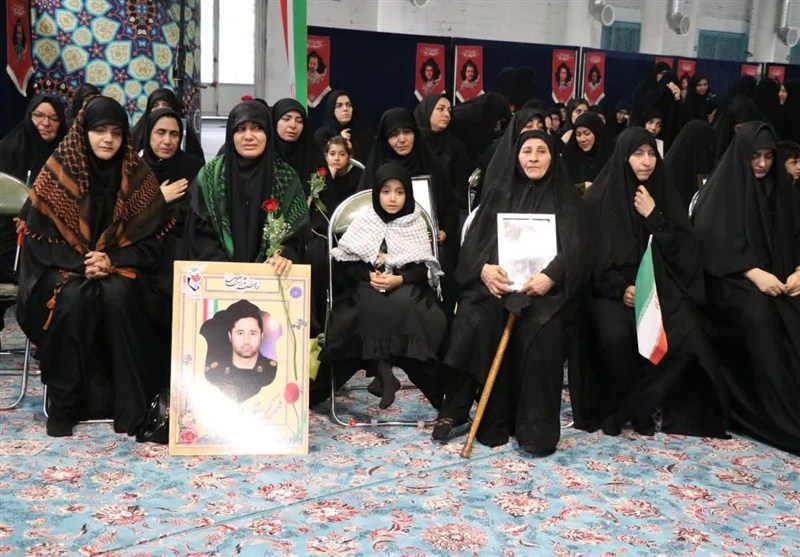 ۴۰ روز دلتنگی و ایستادگی؛ مصلای کرج غرق در عطر شهدا