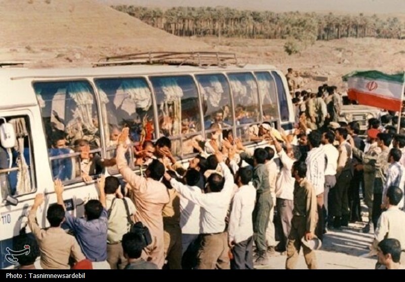 آزادگان ۲۶ مرداد سرافراز به وطن بازگشتند/ آغاز فصلی تازه در تاریخ مقاومت